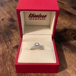 Kesslers cushion cut halo diamond engagement ring size 5.25